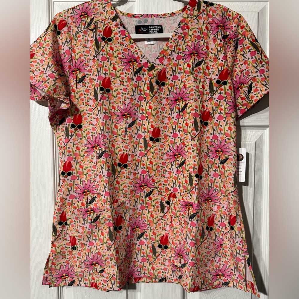Scrub top